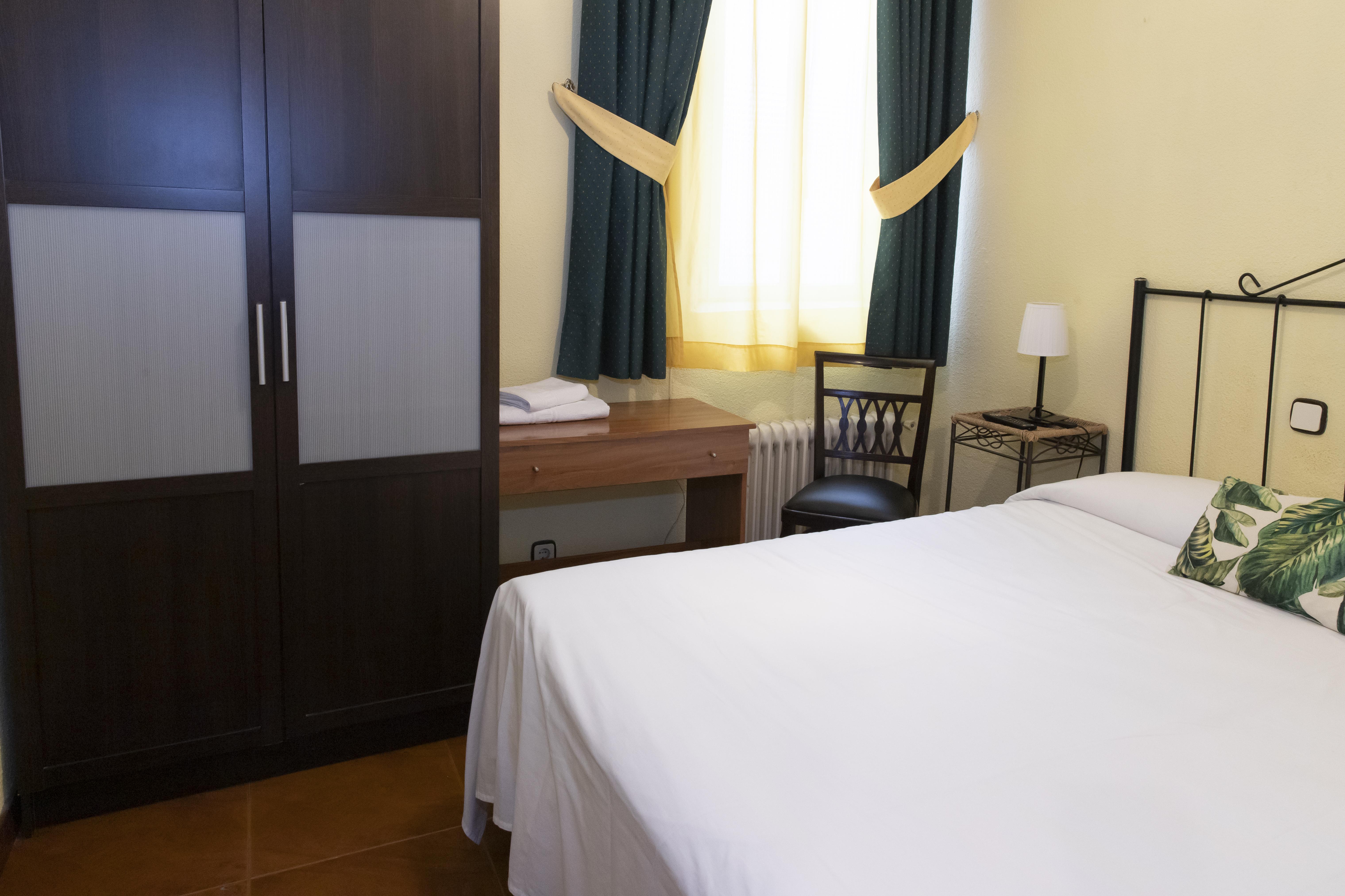 Hostal Tokio Madrid Exteriör bild