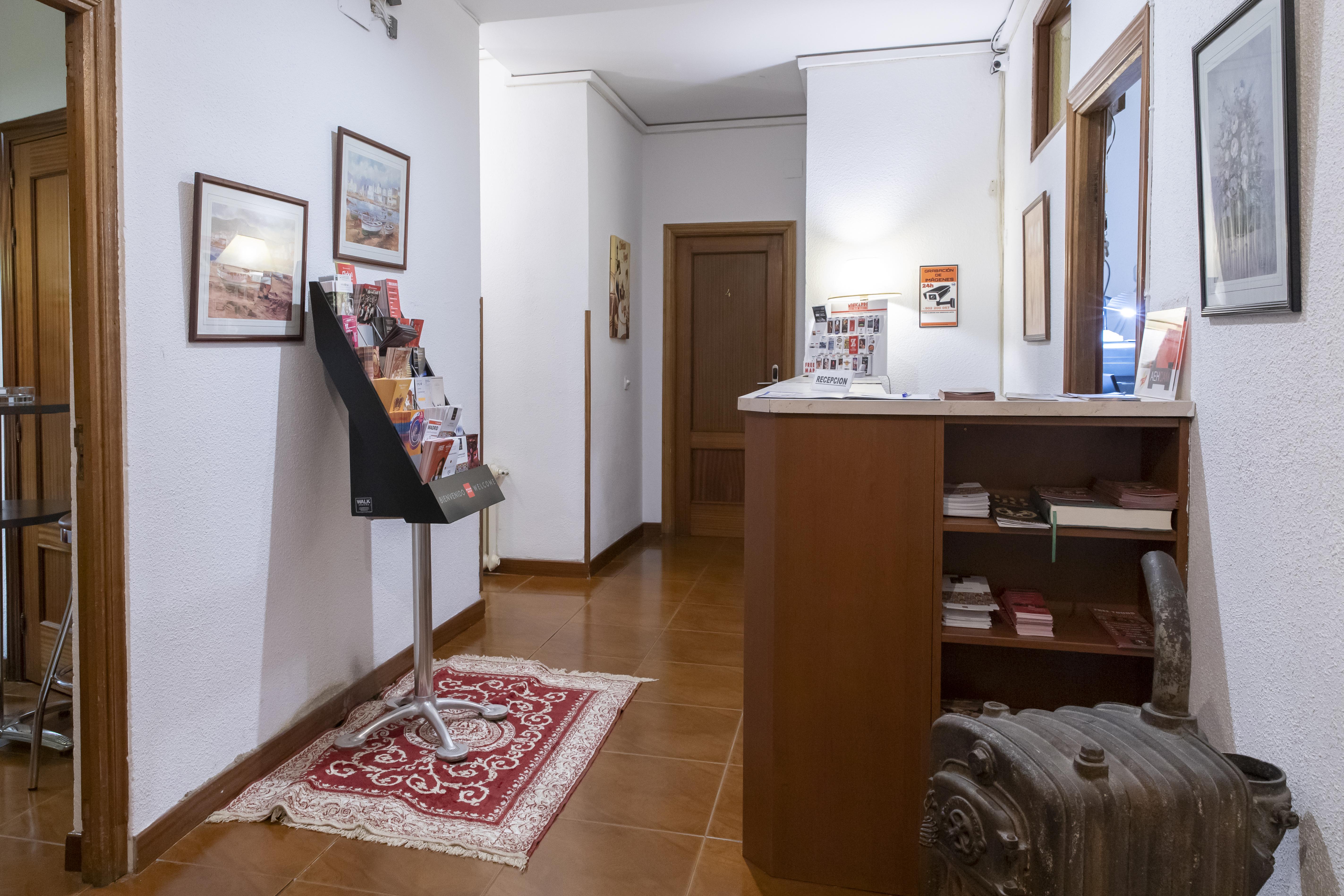 Hostal Tokio Madrid Exteriör bild