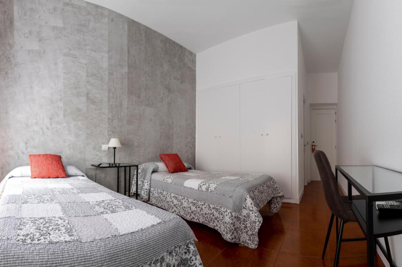 Hostal Tokio Madrid Exteriör bild